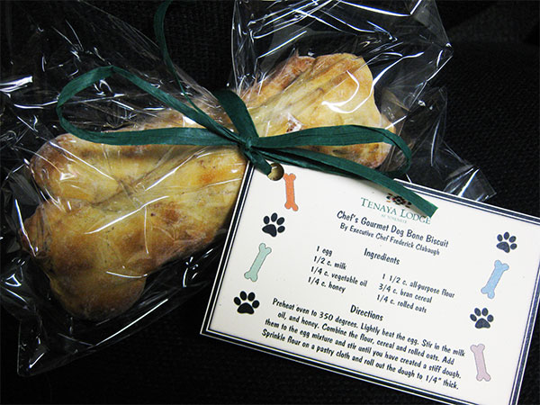 Deluxe Pampered Pet Package Dog Biscuit 